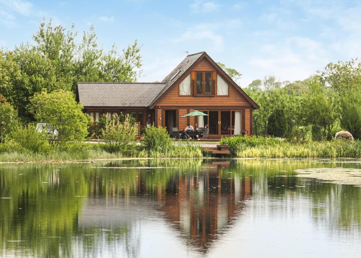 Anglesey Lakeside Lodges Menai Bridge Εξωτερικό φωτογραφία