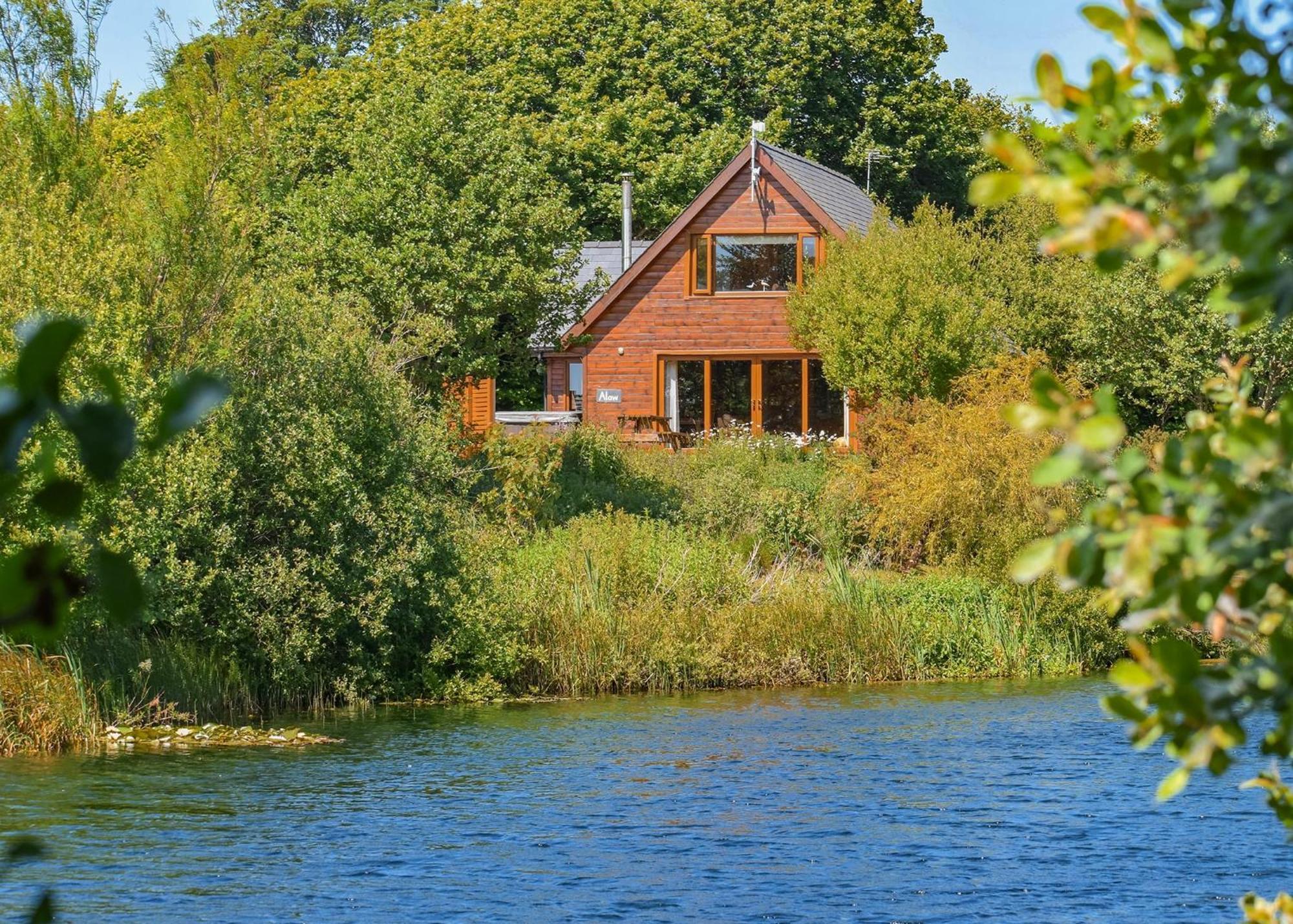 Anglesey Lakeside Lodges Menai Bridge Εξωτερικό φωτογραφία